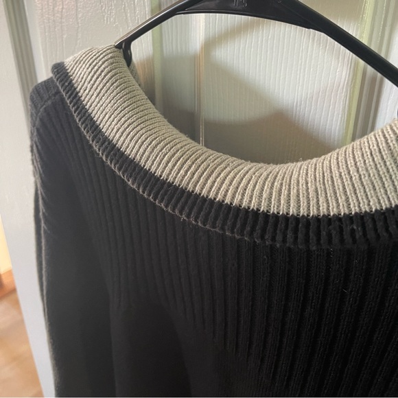 Simply Styled Sweater - Picture 6 of 7
